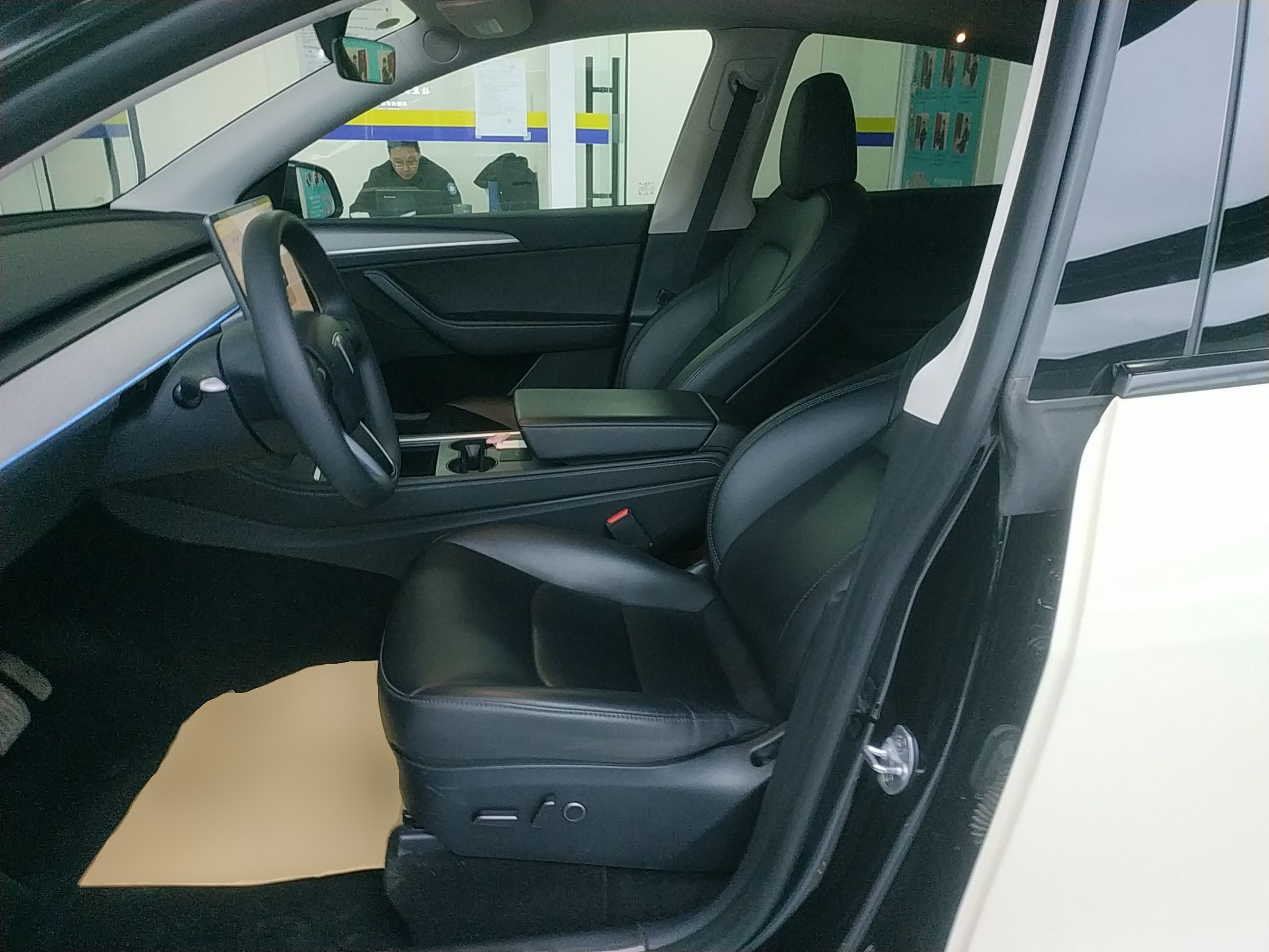 Переднее сиденье в автомобиле