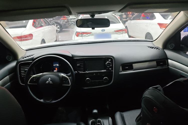 Used Mitsubishi Outlander 2014 2.4L 4x4 Deluxe Value Edition 5 Seats