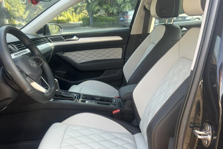 Used Volkswagen Magotan 2023 2 Million Units Commemorative Edition 330TSI DSG Luxury Version
