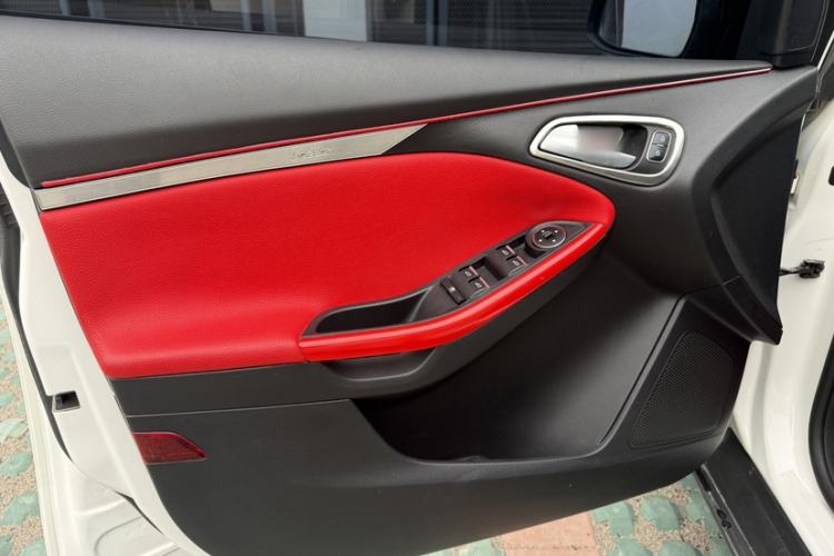 Used Ford Focus 2015 Hatchback 1.6L Automatic Comfort Model
