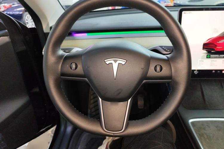 Used Tesla Model Y 2023 Long-Range All-Wheel-Drive Version
