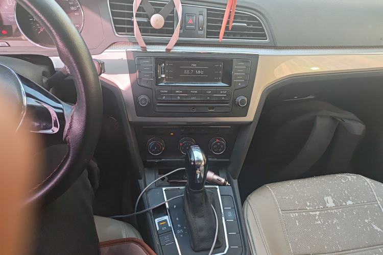 Used Volkswagen Lamando 2017 230TSI DSG Fashion Edition
