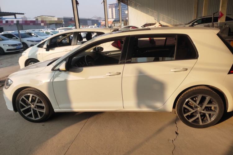 Used Volkswagen Golf 2020 Zhiai Edition 200TSI DSG Comfortable & Ambitious Version
