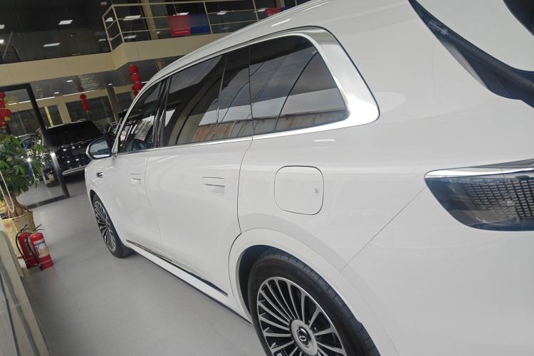 Used Hima AITO M8 2025 Extended-Range Ultra Version 53.4 kWh 6-Seater Edition