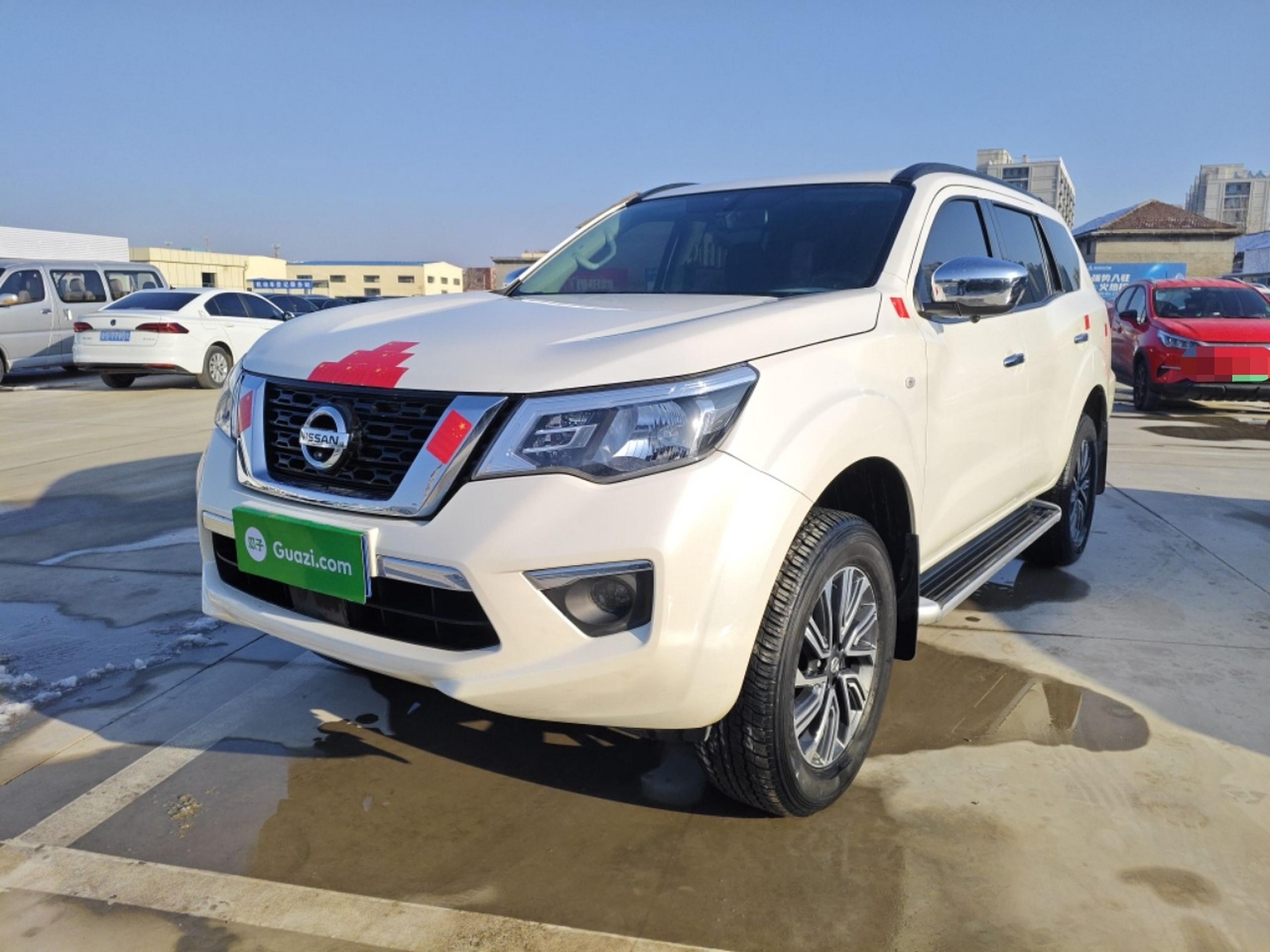 Под передней частью автомобиля