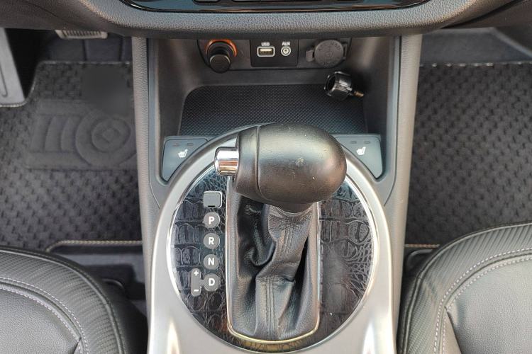 Used Kia Sportage R 2015 2.0L Automatic Two-Wheel Drive DLX Model
