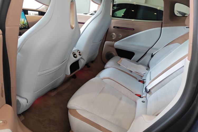 Used  07 2024 Ultra Range-Extended Four-Wheel Drive