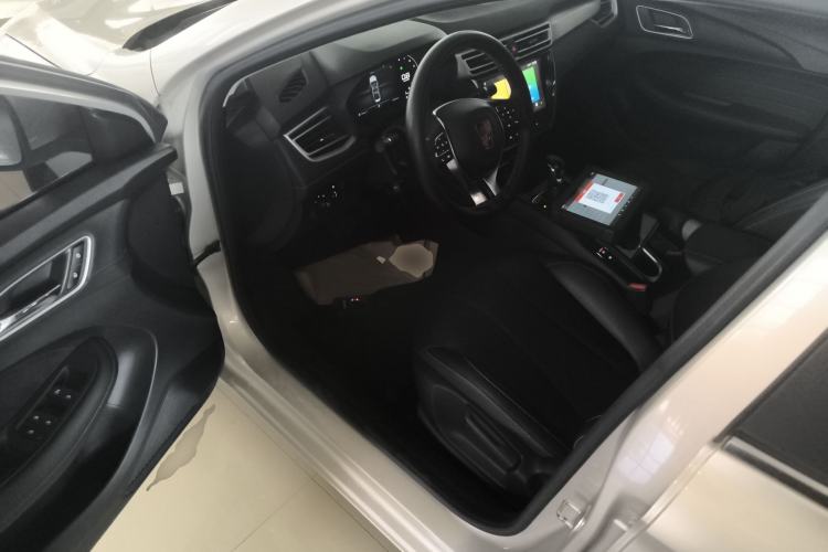 Used Roewe i5 2020 1.5L Automatic 4G Connect Luxury Flagship Edition
