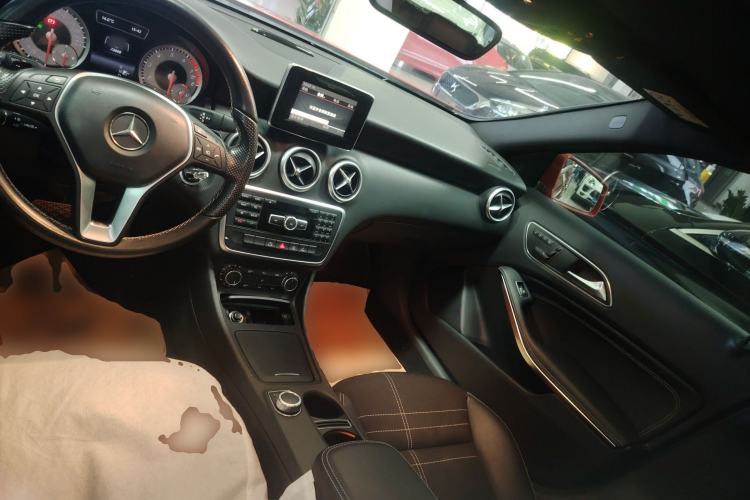 Used Mercedes-Benz A-Class 2015 A 200 Fashion Model
