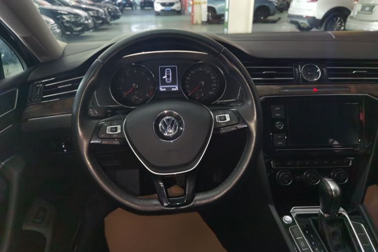 Used Volkswagen Magotan 2019 330TSI DSG Luxury Model China V Standard
