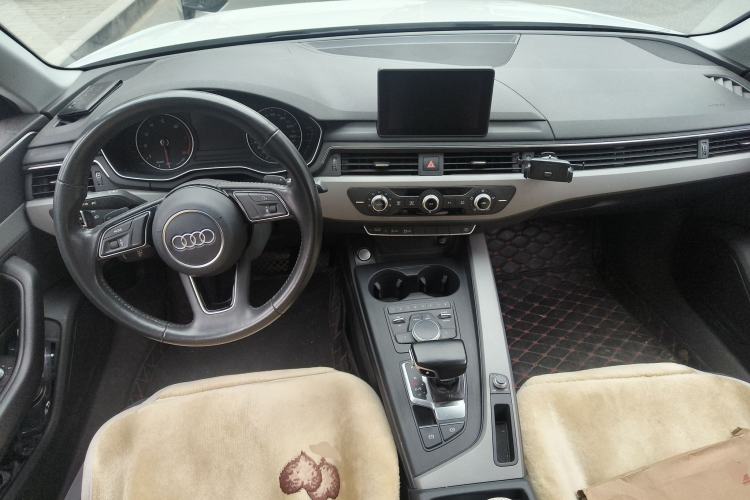 Used Audi A4L 2017 40 TFSI Ambition Edition
