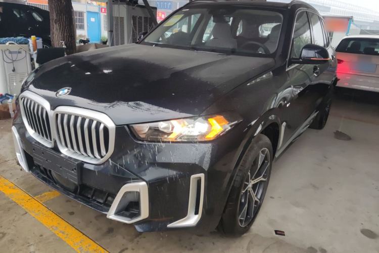 Used BMW X5 2023 xDrive 30Li Luxury M Sport Package
