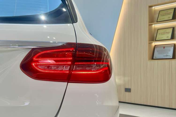 Used Mercedes-Benz C-Class 2020 Facelifted C 260 Estate
