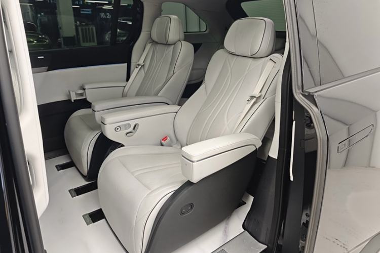 Used XPeng X9 2024 702 Ultra-Long Range Max
