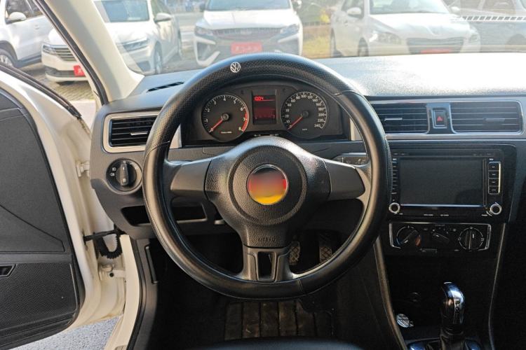 Used Volkswagen Santana 2015 1.6L Automatic Comfort Edition