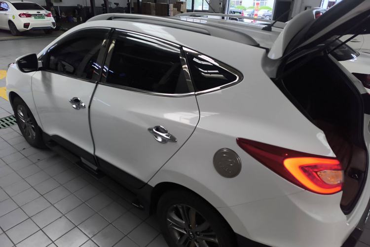 Used Hyundai ix35 2015 2.0L Automatic Two-Wheel Drive Leading Trim China V Standard
