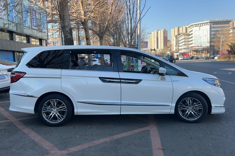 Used Honda Elysion 2019 2.0L Hybrid Luxury Edition

