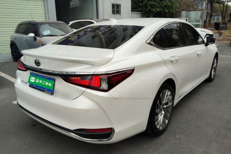 Used Lexus ES 2020 300h Executive Edition