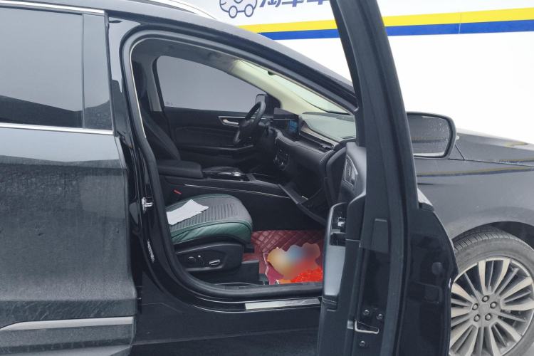 Used Ford Edge 2021 PLUS EcoBoost 245 Two-Wheel-Drive Titanium 7-Seater
