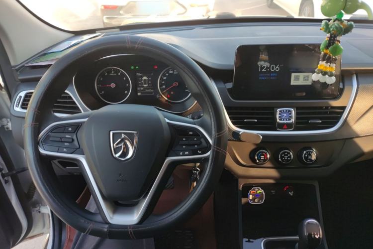 Used Baojun 730 2021 1.5L Manual Fashion Version 7 Seats
