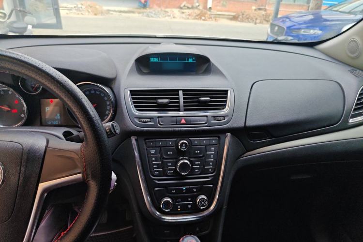 Used Buick Encore 2015 1.4T Automatic Two-Wheel Drive Urban Elite Version
