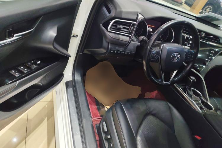 Used Toyota Camry 2018 2.5G Luxury Edition
