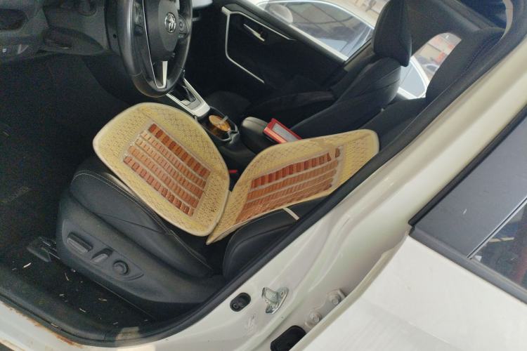 Used Toyota Wildlander 2024 Dual-Motor 2.5L E-CVT Two-Wheel Drive Luxury PLUS Edition
