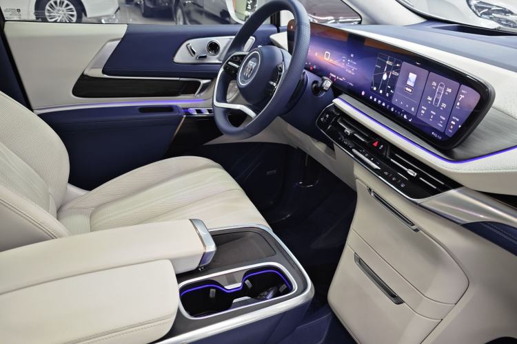 Used Buick Century 2023 2.0T Six-Seater Yinshi Edition
