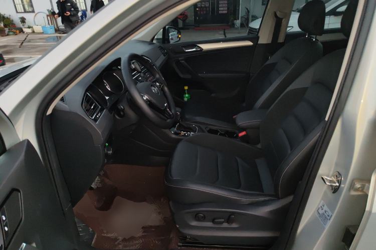 Used Volkswagen Tiguan L 2017 380TSI Automatic All-Wheel-Drive Luxury Edition
