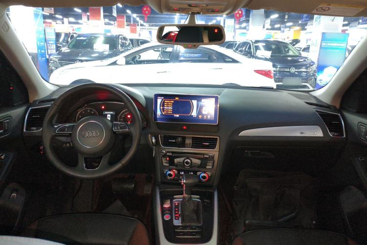 Used Audi Q5 2018 Collector's Edition 40 TFSI Technology Model
