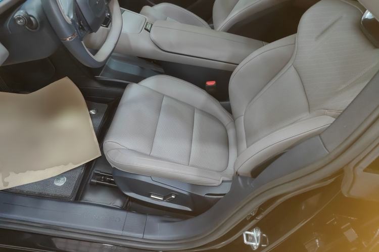 Used Lynk & Co Z10 2025 71 kWh 602 km Range Rear-Wheel Drive Pro