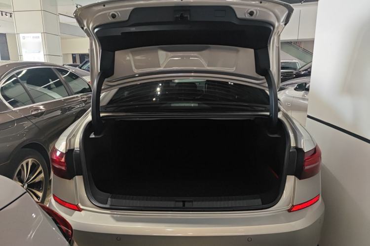 Used Volkswagen Passat 2020 Revised Version 330TSI Luxury Edition China VI Standard
