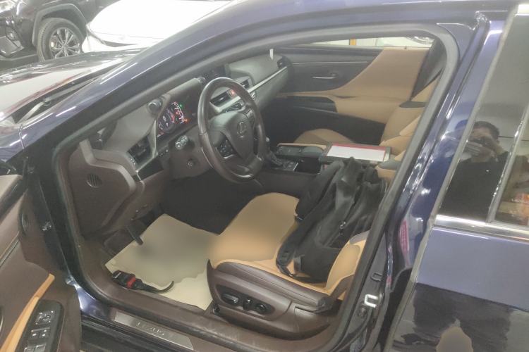 Used Lexus ES 2020 200 Excellence Edition