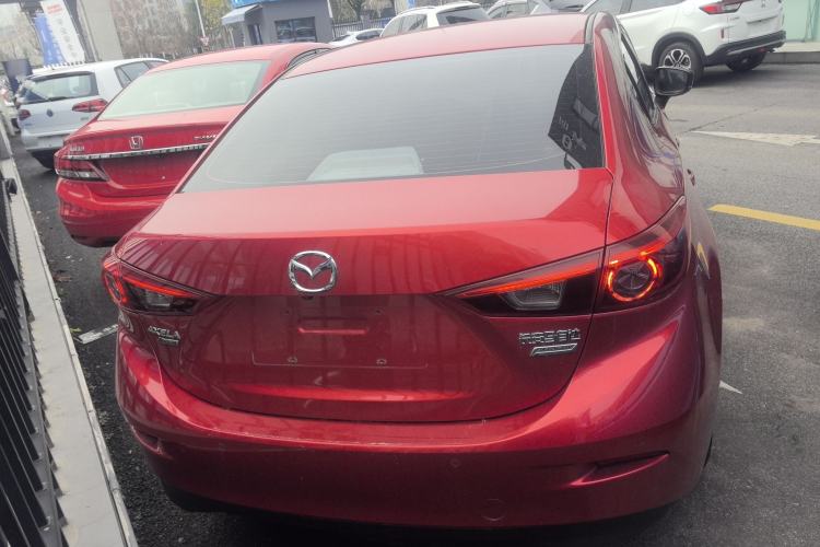 Used Mazda Mazda 3 Axela 2019 Cloud-Controlled Sedan 1.5L Automatic Luxury Model China VI Standard
