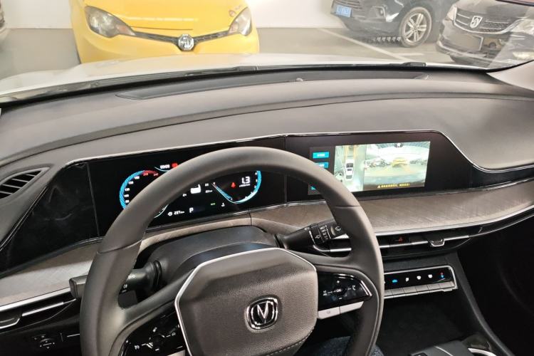 Used Changan Eado 2025 PLUS 1.4T Dual-Clutch High-Energy Version
