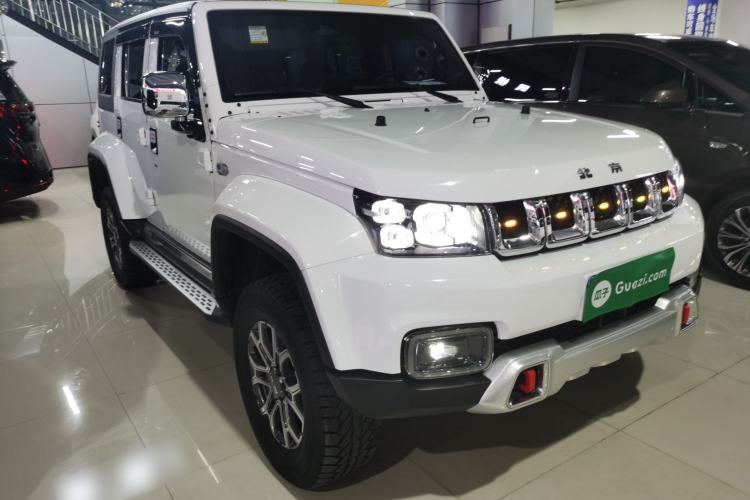 Used  BJ40 2023 2.0T Automatic Four-Wheel Drive Urban Hunter Edition Chivalrous Type
