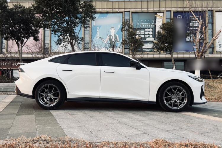 Used Changan UNI-V 2023 1.5T Prestige Model
