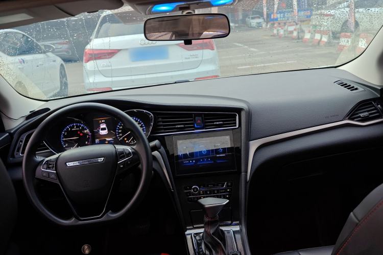 Used Venucia D60 2018 1.6L CVT Smart Connect Elite Edition