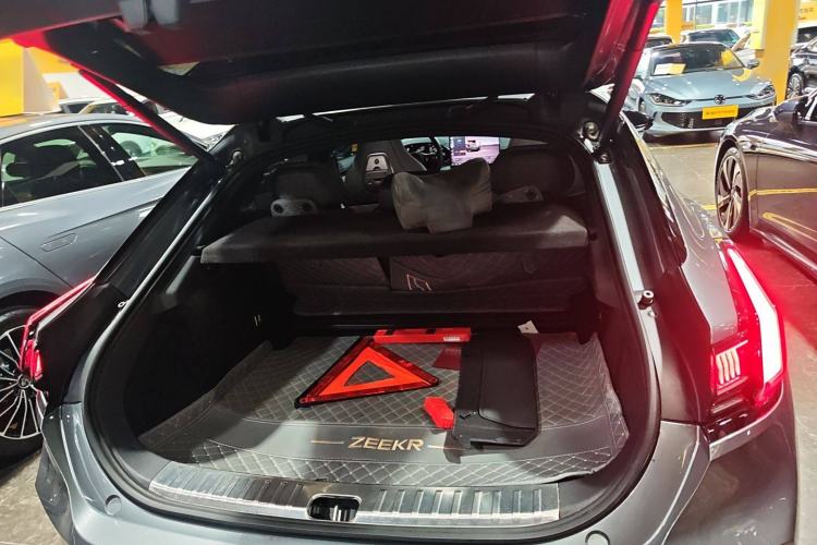 Used Zeekr 001 2024 ME Edition 100 kWh All-Wheel Drive
