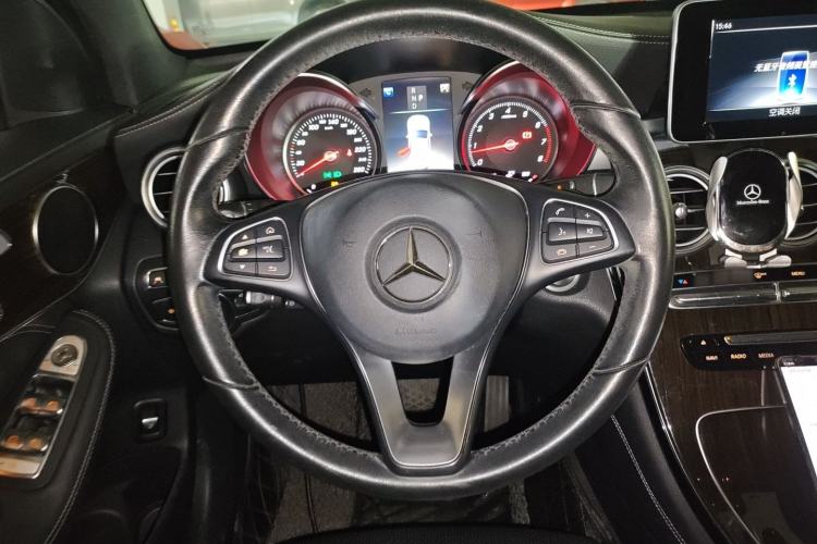 Used Mercedes-Benz GLC 2019 GLC 260 4MATIC Luxury Model
