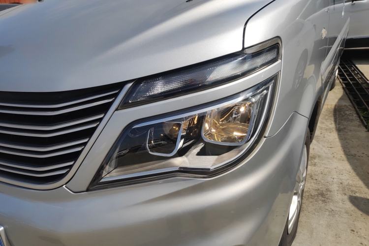 Used FORTHING Lingzhi 2019 Facelifted M5L 1.6L 7-Seater Base Model China VI Standard
