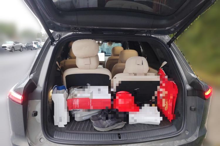 Used ONVO Luxeed L90 2025 Model—Ultra Six-Seater Version