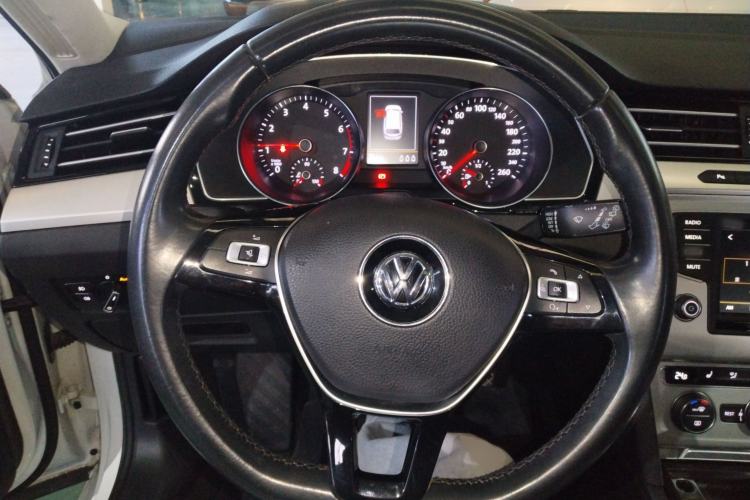 Used Volkswagen Variant 2017 380TSI Two-Wheel Drive Comfort Edition
