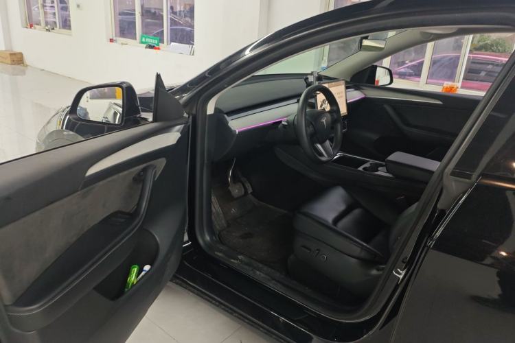 Used Tesla Model Y 2023 Long-Range All-Wheel-Drive Version