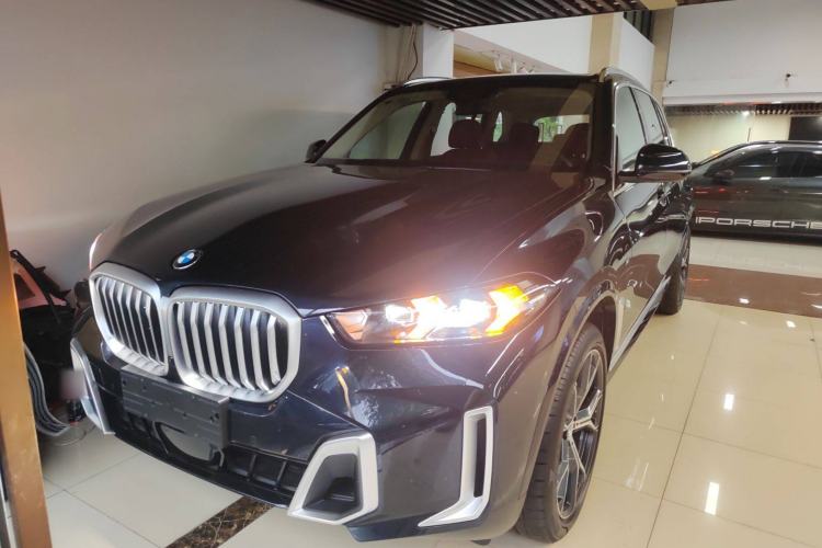 Used BMW X5 2023 xDrive 30Li Luxury M Sport Package
