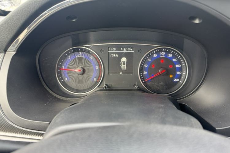 Used Dongfeng Ruichi 2023 2.4T Diesel Two-Wheel Drive Business Edition Long Cargo Bed YCY24165-61