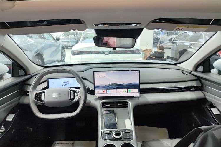 Used  L6 2025 EM-i 140km Starship Edition
