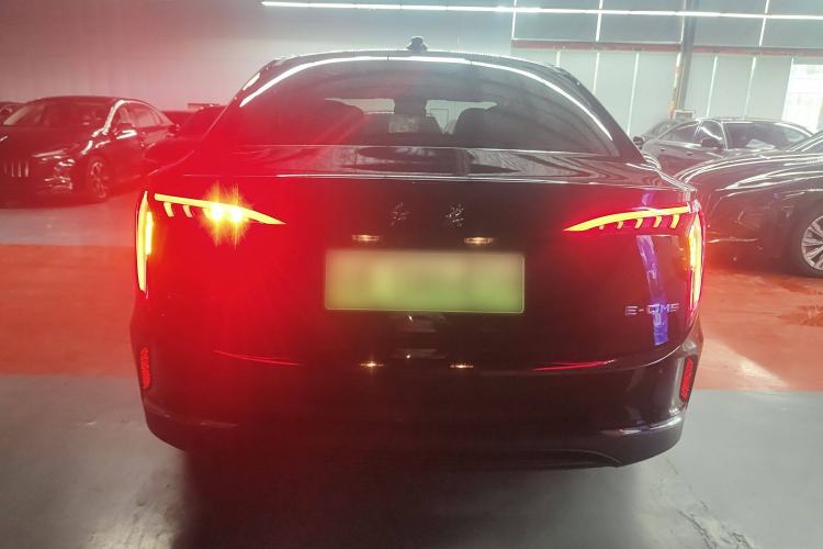 Used Hongqi E-QM5 2022 431 km Charge & Enjoy Edition
