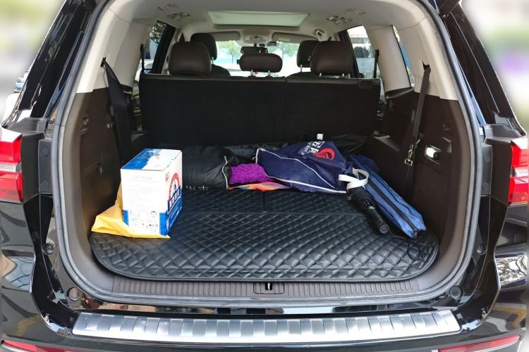 Used Roewe RX8 2019 30T Smart Connectivity Two-Wheel Drive Supreme Flagship Edition
