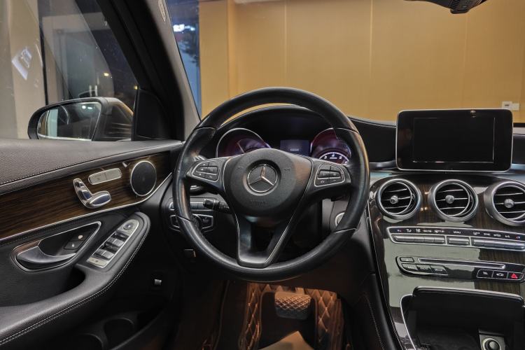 Used Mercedes-Benz GLC 2017 GLC 260 4MATIC Luxury Model